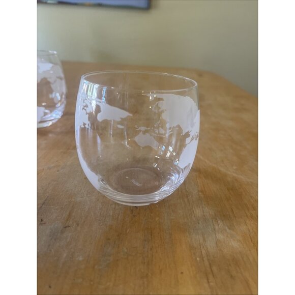 Scotch Whiskey Tumblers Set of 2 Etched Frosted Globe Glasses Glassware Bar - Picture 3 of 6